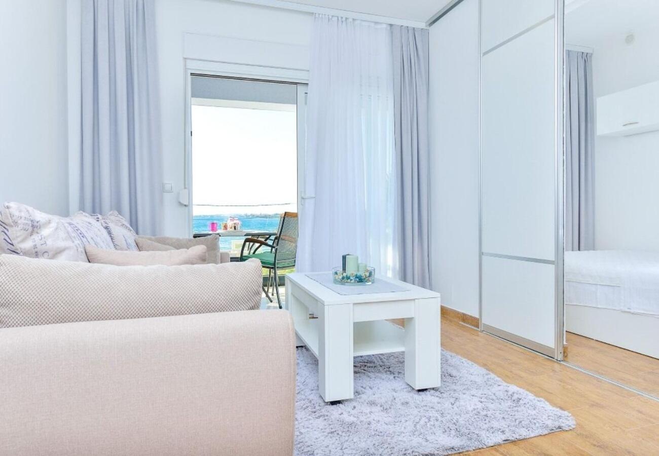Sunny By The Sea Apartment Zaton (Zadar)