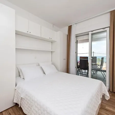 Apartments Sunny By The Sea Zaton  Exterior photo