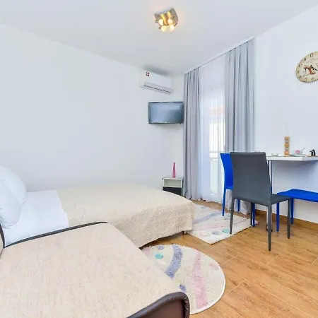 Apartments Sunny By The Sea Zaton  Exterior photo