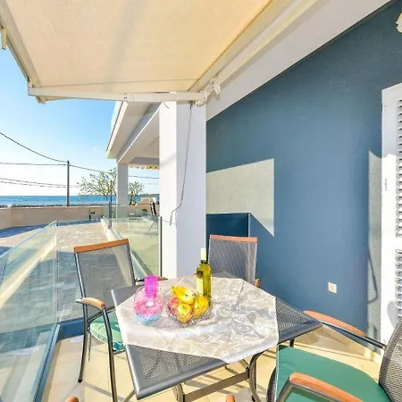 Apartments Sunny By The Sea Zaton  Exterior photo